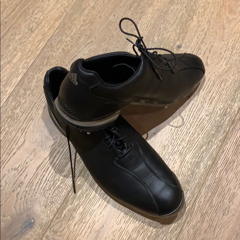 Golf shoes